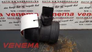 Gebruikte Luchtmassameter Volkswagen Passat (3C2) 2.0 TDI 16V 140 Prijs € 24,99 Margeregeling aangeboden door Venema Autoparts