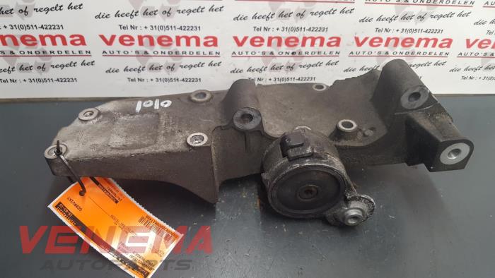 Gebruikte Dynamosteun onder Ford Mondeo IV Wagon 2.0 TDCi 115 16V Prijs € 55,00 Margeregeling aangeboden door Venema Autoparts