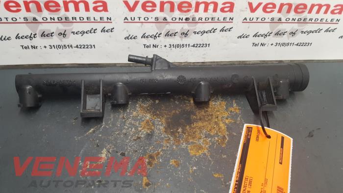 Gebruikte Injector brug Peugeot 206 (2A/C/H/J/S) 2.0 GT,GTI 16V Prijs € 19,99 Margeregeling aangeboden door Venema Autoparts