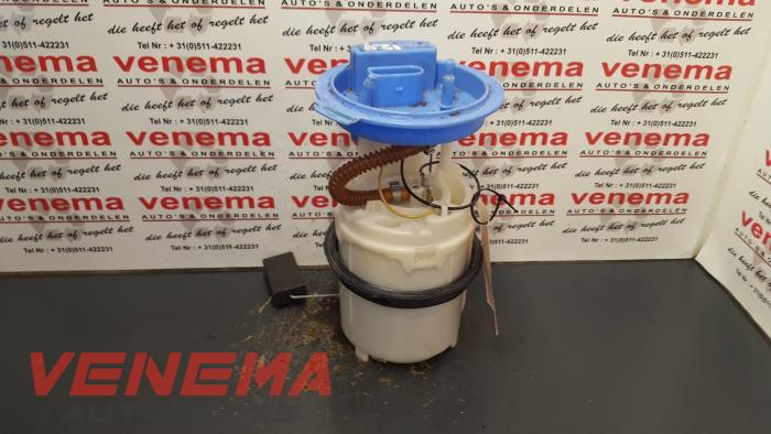 Gebruikte Tank element Pomp Volkswagen Jetta III (1K2) 2.0 16V FSI Prijs € 75,00 Margeregeling aangeboden door Venema Autoparts