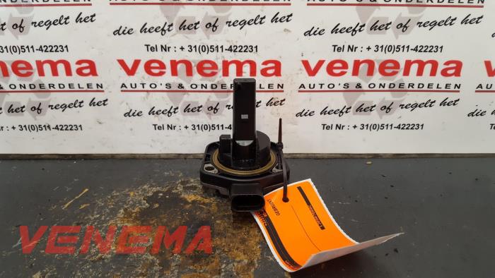 Gebruikte Oliepeil sensor Volkswagen Golf V (1K1) 1.9 TDI Prijs € 24,99 Margeregeling aangeboden door Venema Autoparts