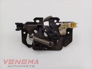 Gebruikte Motorkap Slotmechaniek Ford B-Max (JK8) 1.4 16V Prijs € 19,99 Margeregeling aangeboden door Venema Autoparts