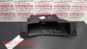 Gebruikte Handschoenenkastje Ford B-Max (JK8) 1.4 16V Prijs € 20,00 Margeregeling aangeboden door Venema Autoparts