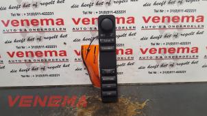 Gebruikte Schakelaar boordcomputer Saab 9-3 II Sport Sedan (YS3F) 2.2 TiD 16V Prijs € 45,00 Margeregeling aangeboden door Venema Autoparts