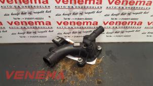 Gebruikte Thermostaathuis Opel Corsa D 1.2 ecoFLEX Prijs € 24,99 Margeregeling aangeboden door Venema Autoparts