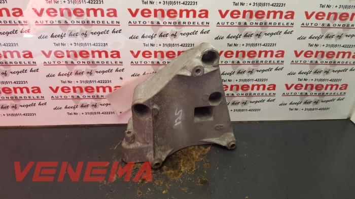 Gebruikte Dynamosteun onder BMW X5 (E53) 3.0 24V Prijs € 40,00 Margeregeling aangeboden door Venema Autoparts