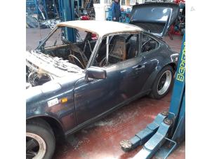 Motor van een Porsche 911 3.2 Carrera 1987