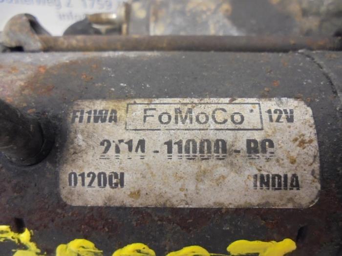 Startmotor van een Ford Transit Connect 2010