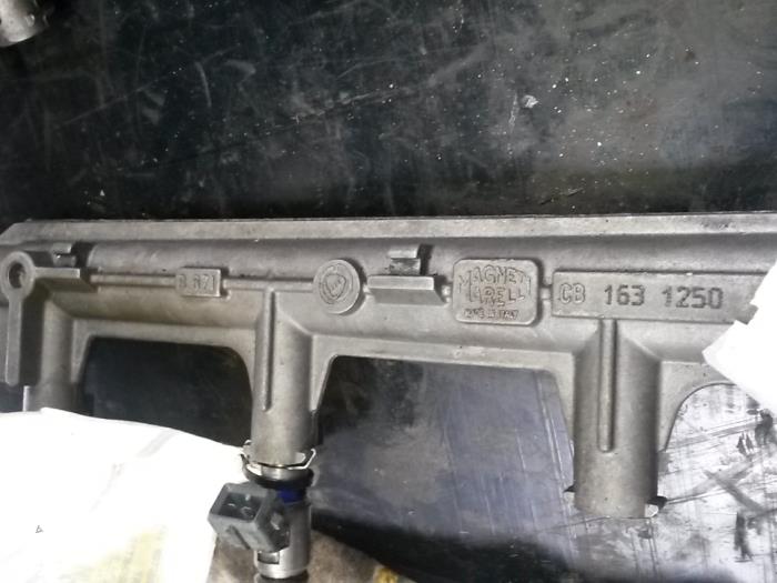Gebruikte Common rail (Injectie) Fiat Barchetta (183) 1.8 16V Prijs op aanvraag aangeboden door N Kossen Autorecycling BV