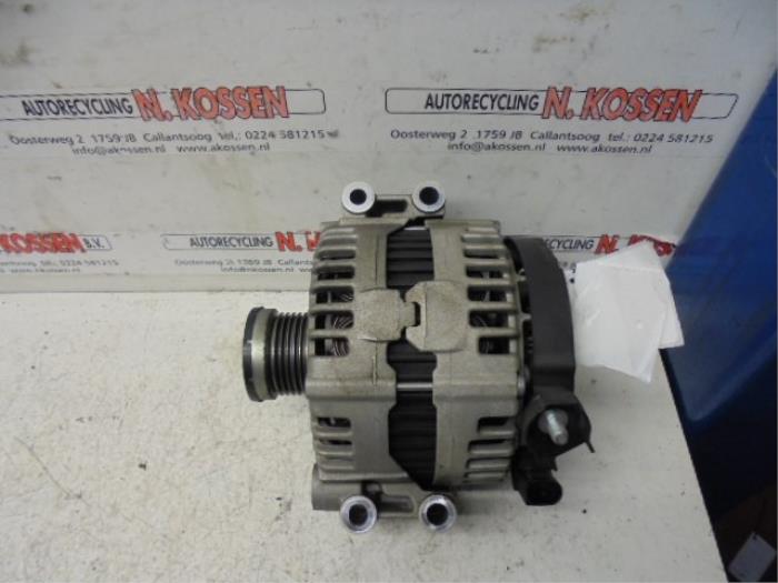 Gebruikte Dynamo BMW 3 serie (E93) 325i 24V Prijs op aanvraag aangeboden door N Kossen Autorecycling BV