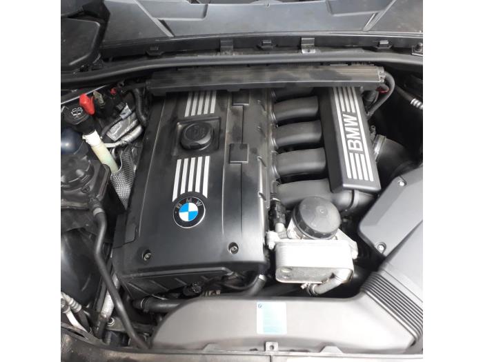 Gasklephuis van een BMW 3 serie (E93) 328i 24V 2010