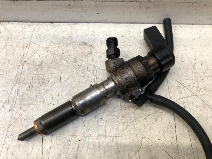 Gebruikte Verstuiver (diesel) Ford Fiesta 5 (JD/JH) 1.4 TDCi Prijs op aanvraag aangeboden door N Kossen Autorecycling BV