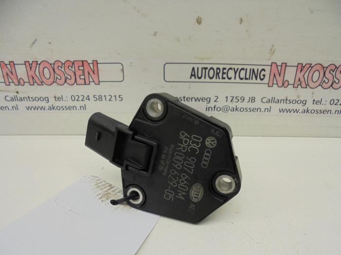 Gebruikte Olie niveau sensor Volkswagen Transporter T5 2.0 TDI DRF Prijs op aanvraag aangeboden door N Kossen Autorecycling BV