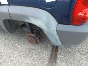 Gebruikte Spatbordverbreder Jeep Cherokee/Liberty (KJ) 2.5 CRD 16V Prijs op aanvraag aangeboden door N Kossen Autorecycling BV