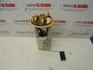 Gebruikte Benzinepomp Mitsubishi Colt Prijs op aanvraag aangeboden door N Kossen Autorecycling BV