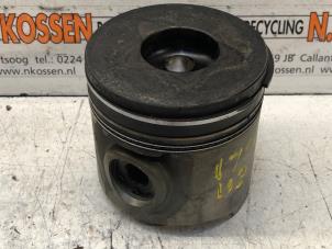 Gebruikte Zuiger Ford Transit 2.5 Di 80-120 Prijs op aanvraag aangeboden door N Kossen Autorecycling BV