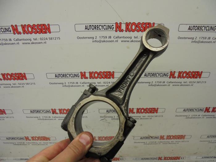 Gebruikte Drijfstang Ford Transit 2.5 Di 80-120 Prijs op aanvraag aangeboden door N Kossen Autorecycling BV
