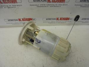 Gebruikte Benzinepomp Renault Megane II (BM/CM) 1.6 16V Prijs op aanvraag aangeboden door N Kossen Autorecycling BV