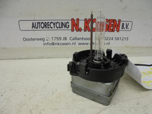 Gebruikte Xenon Lamp Chrysler Voyager Prijs op aanvraag aangeboden door N Kossen Autorecycling BV