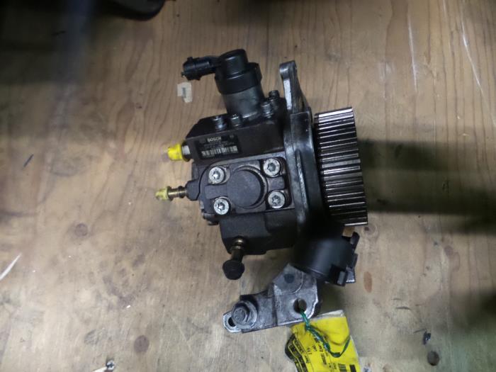 Gebruikte Dieselpomp Peugeot Partner Combispace 1.6 HDI 90 16V Prijs op aanvraag aangeboden door N Kossen Autorecycling BV