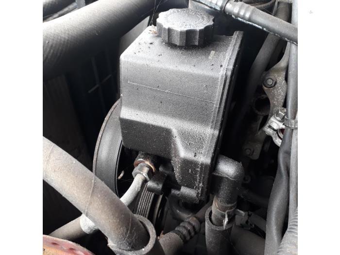 Gebruikte Servopomp Ssang Yong Korando Cabrio (KJ) 2.9 TD Prijs op aanvraag aangeboden door N Kossen Autorecycling BV