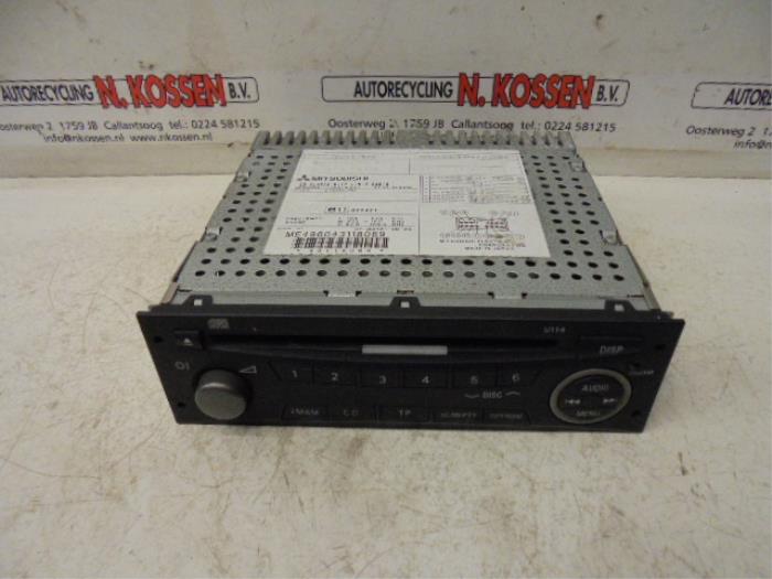 Radio CD Speler van een Mitsubishi Grandis (NA) 2.0 DI-D 16V 2007