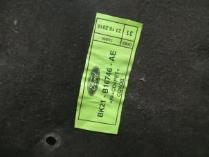 Gebruikte Bekleding Motorkap Ford Transit Prijs op aanvraag aangeboden door N Kossen Autorecycling BV