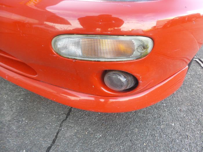 Mistlamp links-voor van een Mazda MX-3 1.8i V6 24V 1998