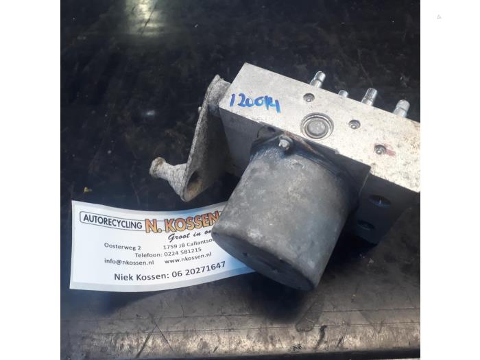 Gebruikte ABS Pomp Mercedes Sprinter 3,5t (906.63) 319 CDI,BlueTEC V6 24V Prijs op aanvraag aangeboden door N Kossen Autorecycling BV