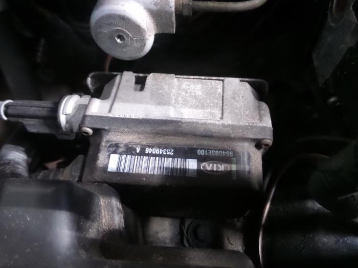 Gebruikte Computer Cruise Control Kia Sorento I (JC) 3.5 V6 24V Prijs op aanvraag aangeboden door N Kossen Autorecycling BV