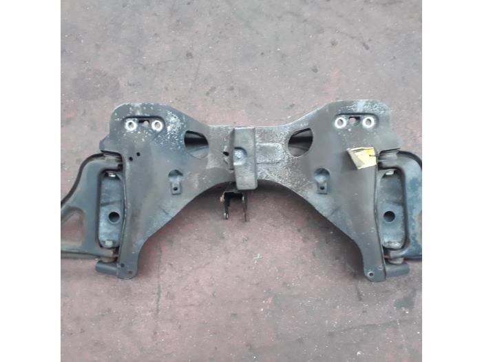 Subframe van een Renault Twingo (C06) 1.2 2002