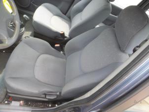 Gebruikte Voorstoel links Hyundai Matrix 1.6 16V Prijs op aanvraag aangeboden door N Kossen Autorecycling BV