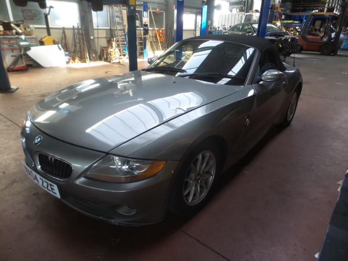 Motor van een BMW Z4 2004