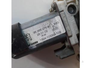 Gebruikte Raammotor Portier Peugeot 206 CC (2D) 1.6 16V Prijs op aanvraag aangeboden door N Kossen Autorecycling BV