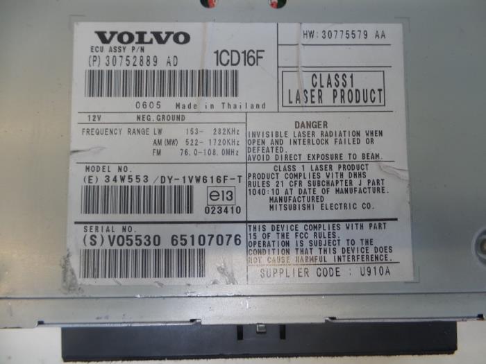 Radio CD Speler van een Volvo V50 (MW) 2.0 D 16V 2006