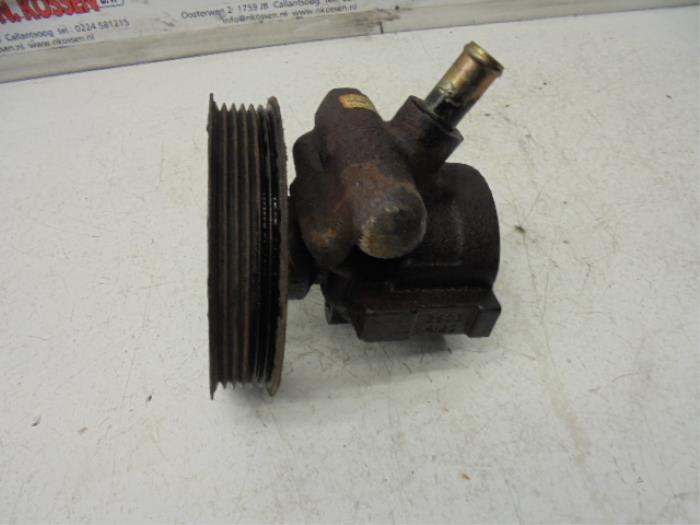 Gebruikte Pomp Servo Saab 9-3 I (YS3D) 2.0t 16V Prijs op aanvraag aangeboden door N Kossen Autorecycling BV
