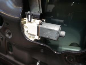 Gebruikte Portierruitmotor Mitsubishi Colt Prijs op aanvraag aangeboden door N Kossen Autorecycling BV