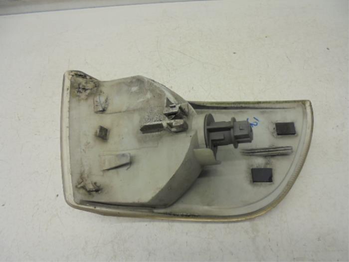 Richtingaanwijzer links van een Volkswagen Golf V (1K1) 1.9 TDI 2005