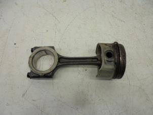 Gebruikte Zuiger Renault Twingo Prijs op aanvraag aangeboden door N Kossen Autorecycling BV