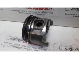 Gebruikte Zuiger Mitsubishi Pajero Prijs op aanvraag aangeboden door N Kossen Autorecycling BV