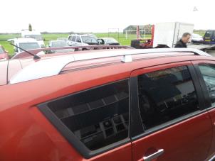 Gebruikte Roofrail rechts Mitsubishi Outlander Prijs op aanvraag aangeboden door N Kossen Autorecycling BV