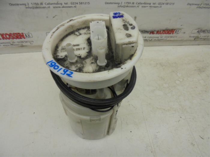 Benzinepomp van een Volkswagen Polo IV (9N1/2/3) 1.2 12V 2006