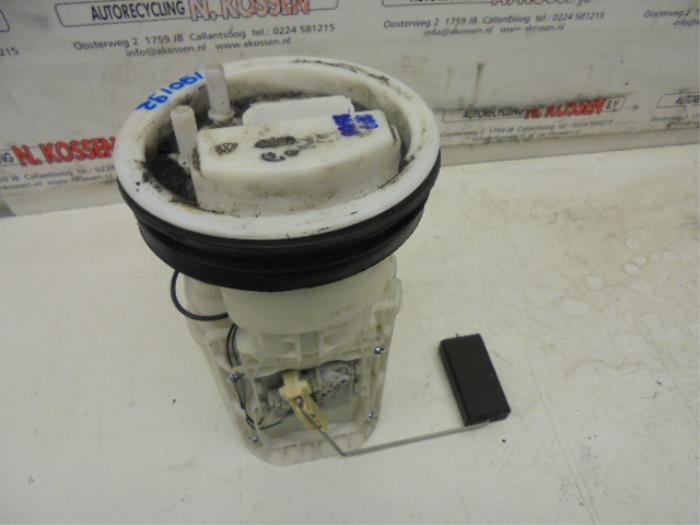 Benzinepomp van een Volkswagen Polo IV (9N1/2/3) 1.2 12V 2006