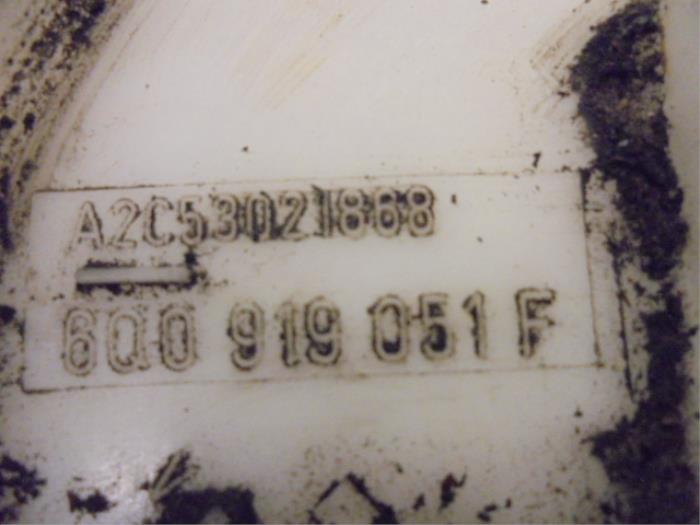 Benzinepomp van een Volkswagen Polo IV (9N1/2/3) 1.2 12V 2006