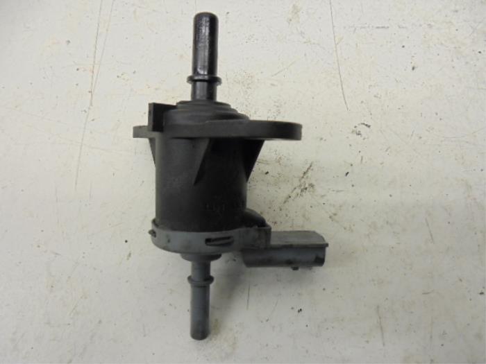Gebruikte Tank element Pomp Opel Vivaro Prijs op aanvraag aangeboden door N Kossen Autorecycling BV