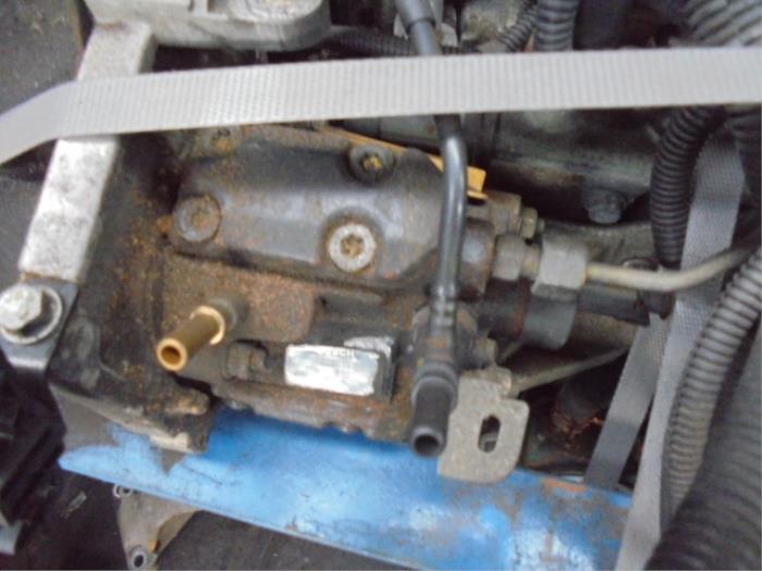 Gebruikte Hogedrukpomp Renault Laguna II Grandtour (KG) 1.9 dCi 100 Prijs op aanvraag aangeboden door N Kossen Autorecycling BV