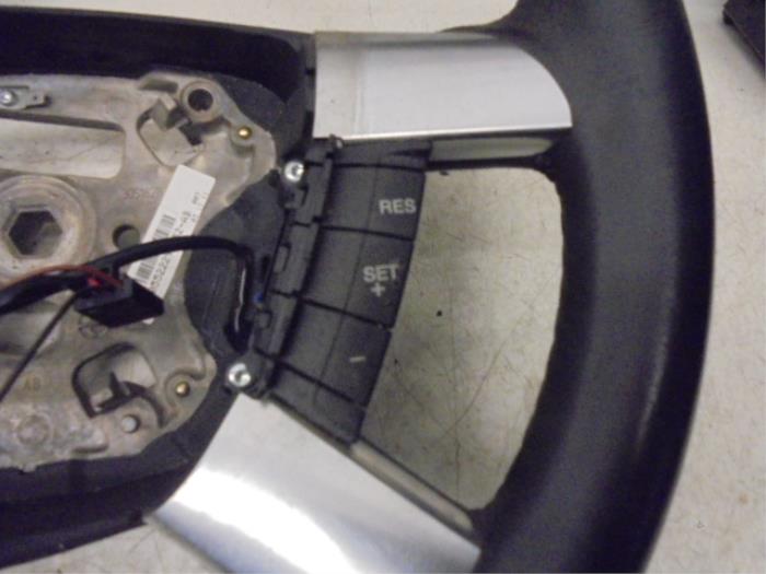 Stuurwiel van een Ford Transit 2.2 TDCi 16V Euro 5 2012