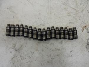 Gebruikte Tuimelaar Volkswagen Golf V (1K1) 1.4 16V Prijs op aanvraag aangeboden door N Kossen Autorecycling BV