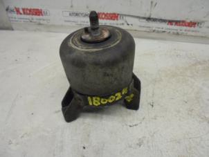 Gebruikte Motorsteun Hyundai Santafe Prijs op aanvraag aangeboden door N Kossen Autorecycling BV