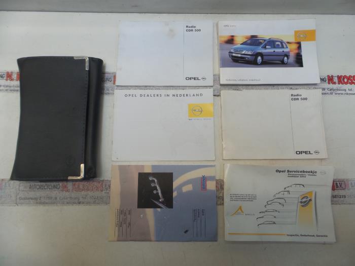 Instructie Boekje van een Opel Zafira (F75) 2.2 16V 2003